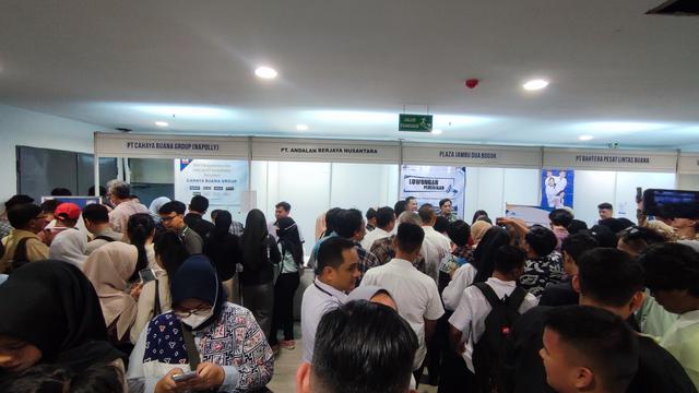 Pengangguran Didominasi Lulusan SMA dan SMK