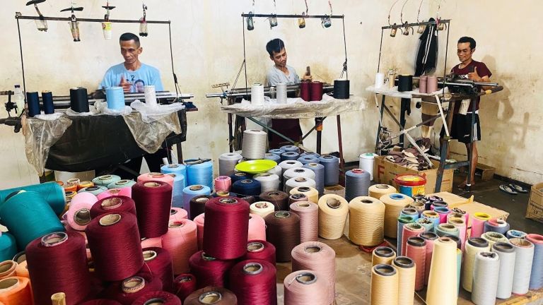 UMKM Rajutan Dorong Ekonomi Kreatif dari Rumah